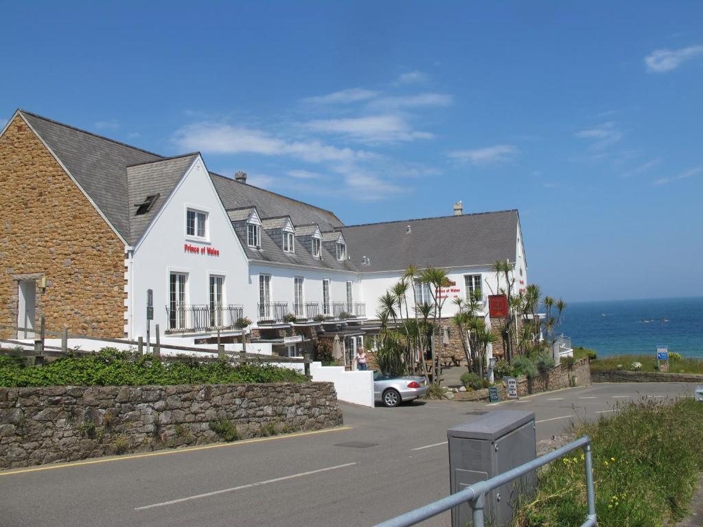The Prince Of Wales Hotel St Ouen's Exterior photo